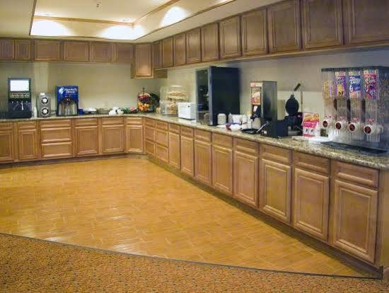 Hotel Country & By Radisson, Pineville, La